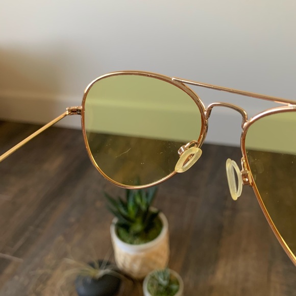 Yellow Eagle Eye Aviators with Gold Frame - Picture 2 of 3